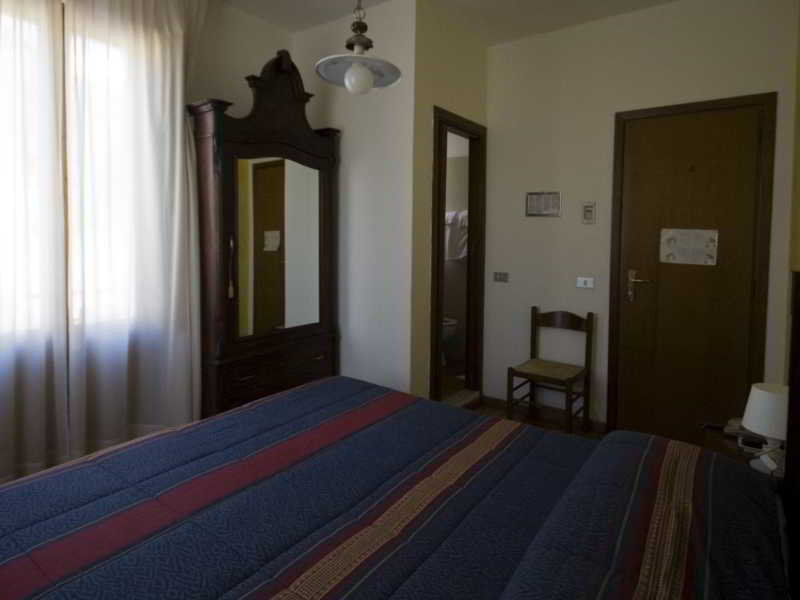B&B Edelweiss Кастьоне-делла-Презолана Екстер'єр фото