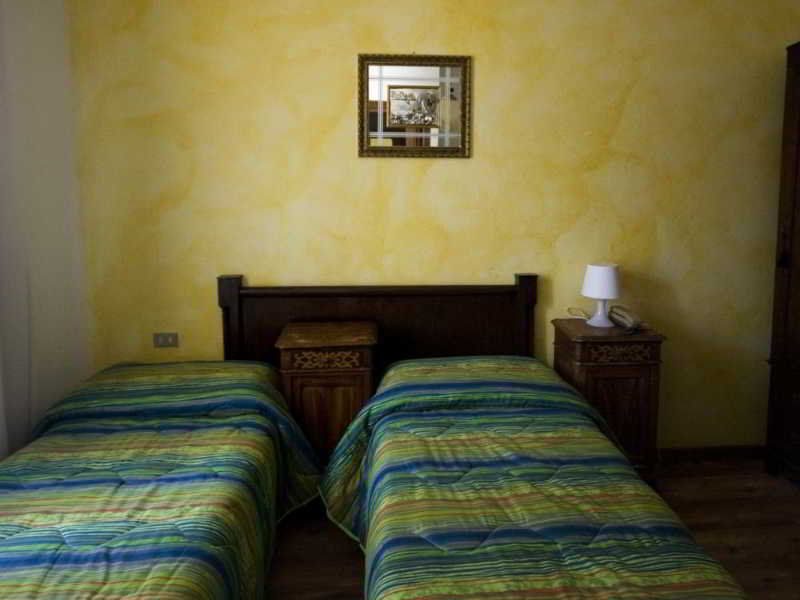 B&B Edelweiss Кастьоне-делла-Презолана Екстер'єр фото