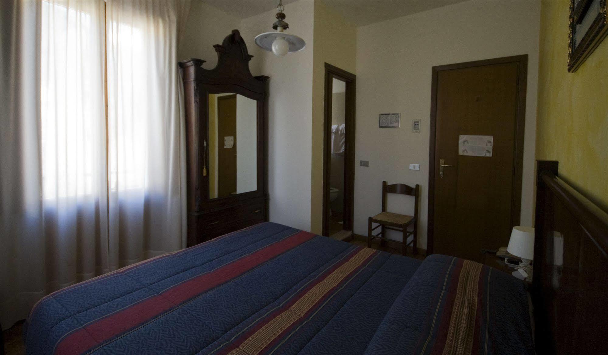 B&B Edelweiss Кастьоне-делла-Презолана Екстер'єр фото