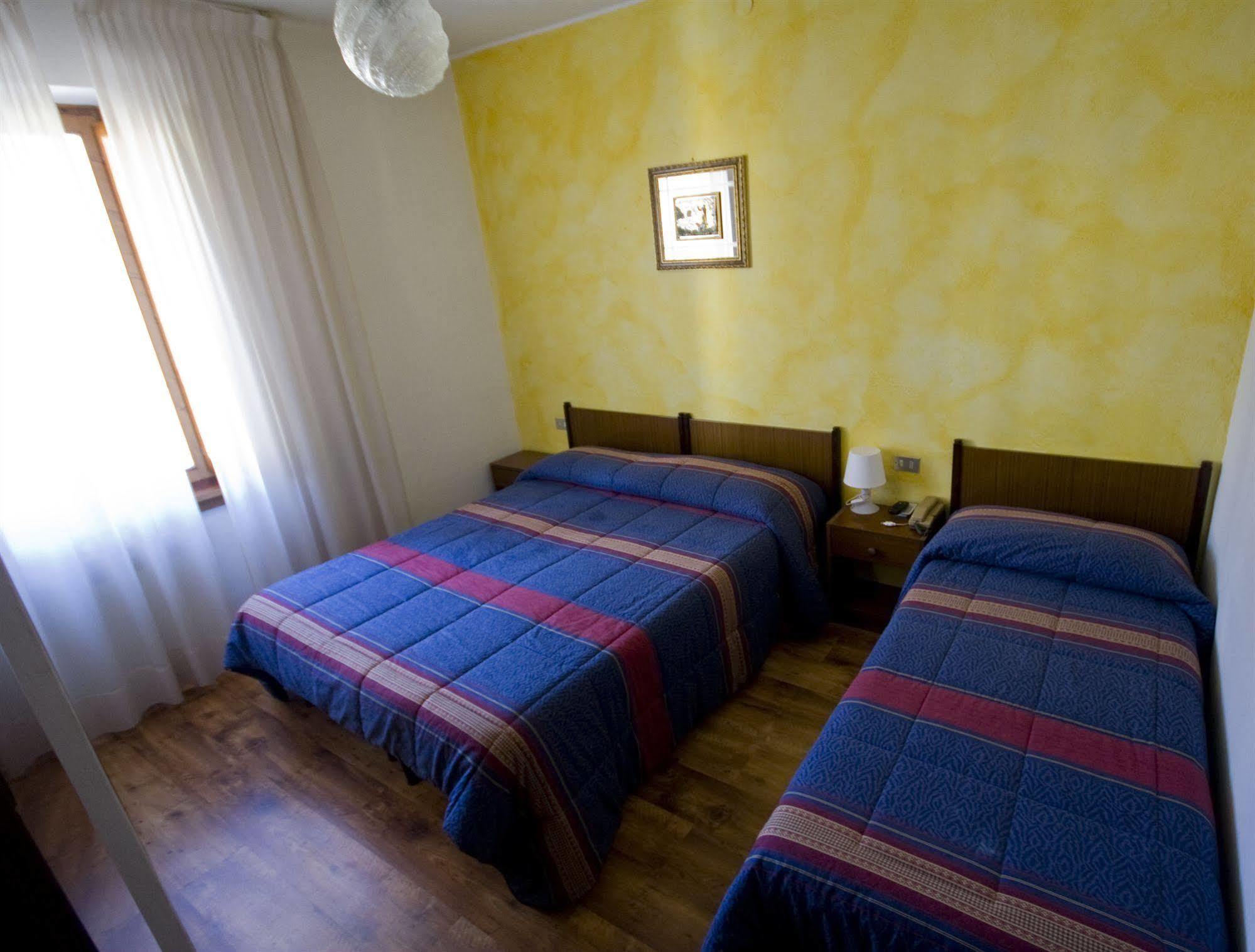 B&B Edelweiss Кастьоне-делла-Презолана Екстер'єр фото