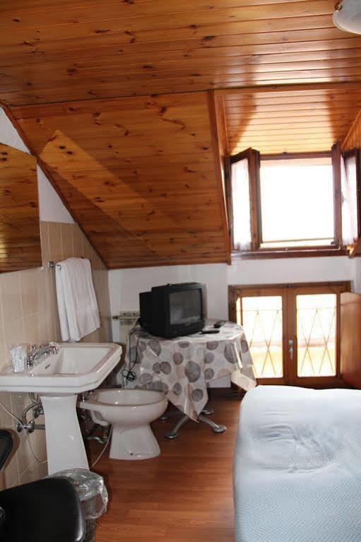 B&B Edelweiss Кастьоне-делла-Презолана Екстер'єр фото